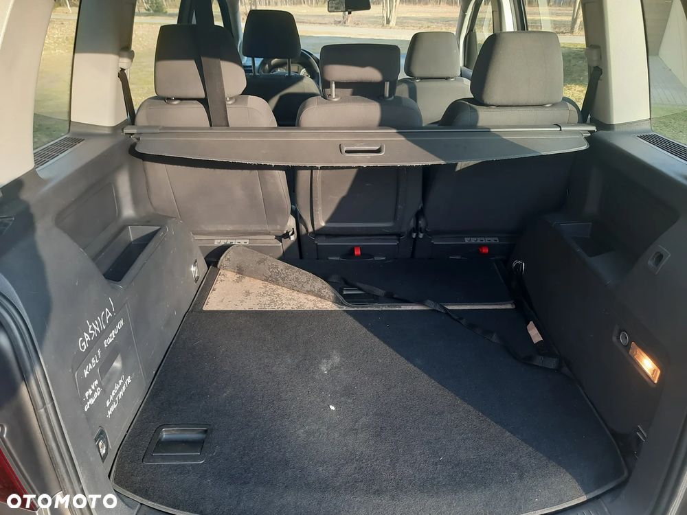 Volkswagen Touran - 14