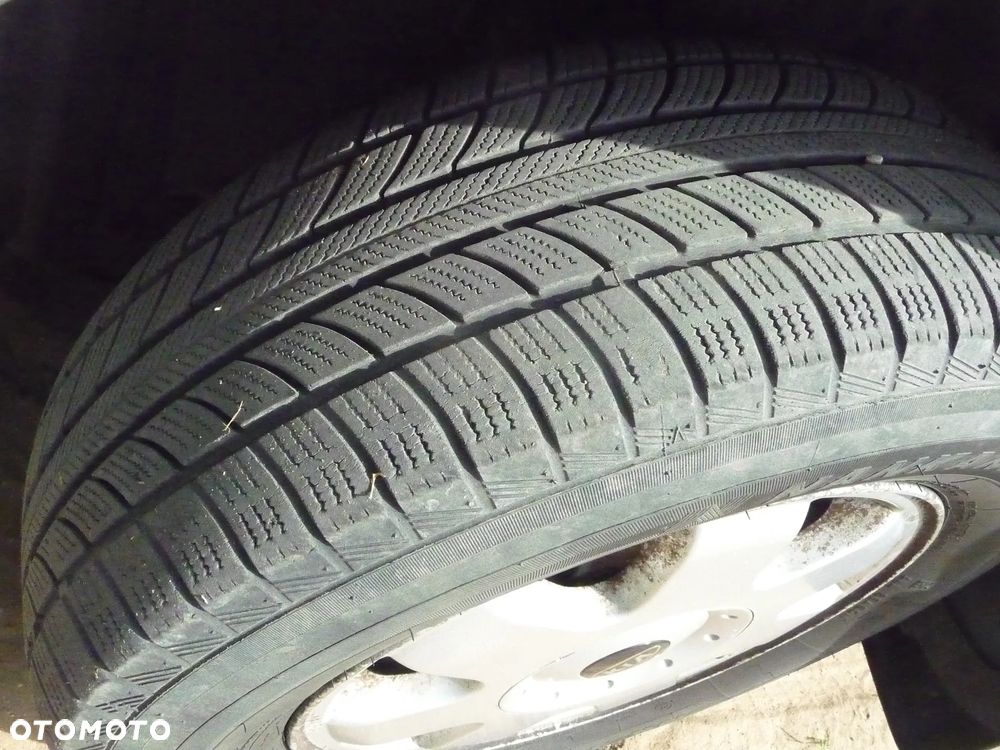 Kia Carnival - 9