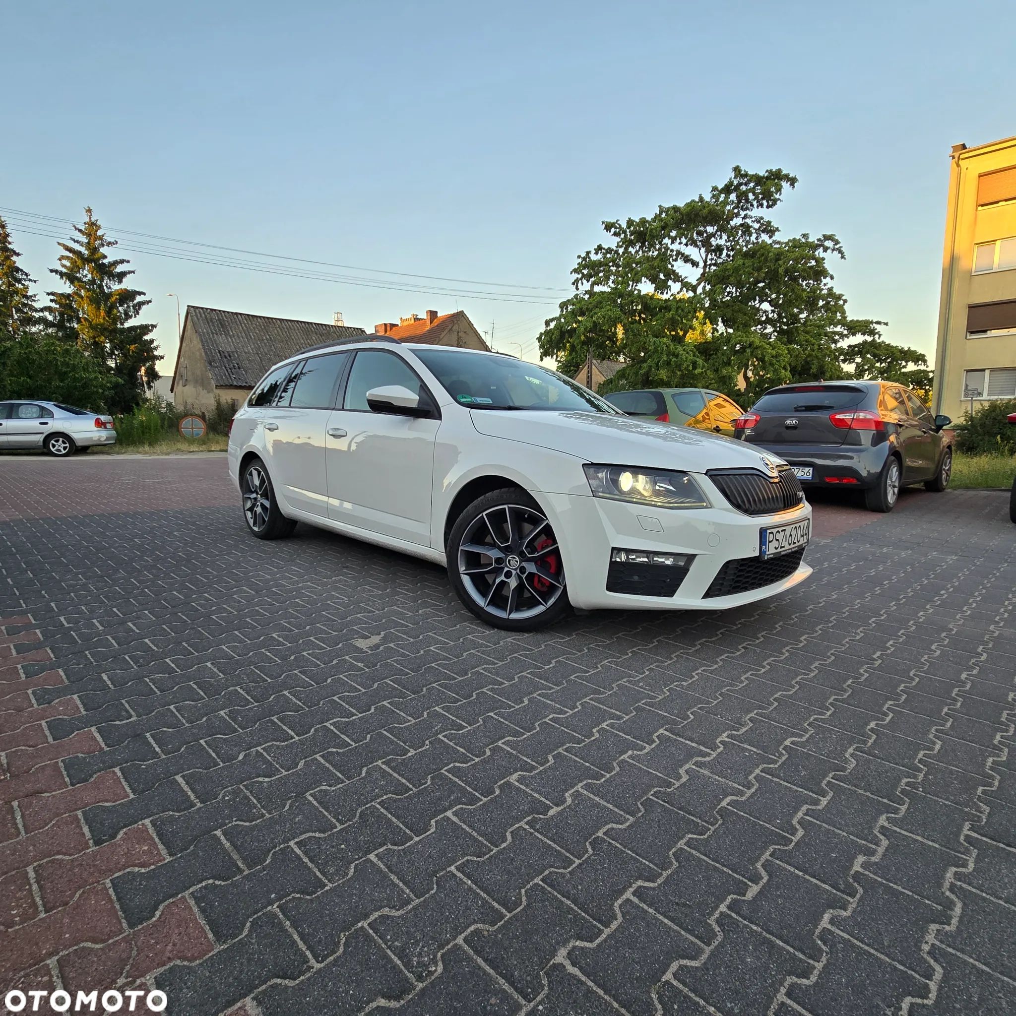 Skoda Octavia Combi 2.0 TDI RS - 1