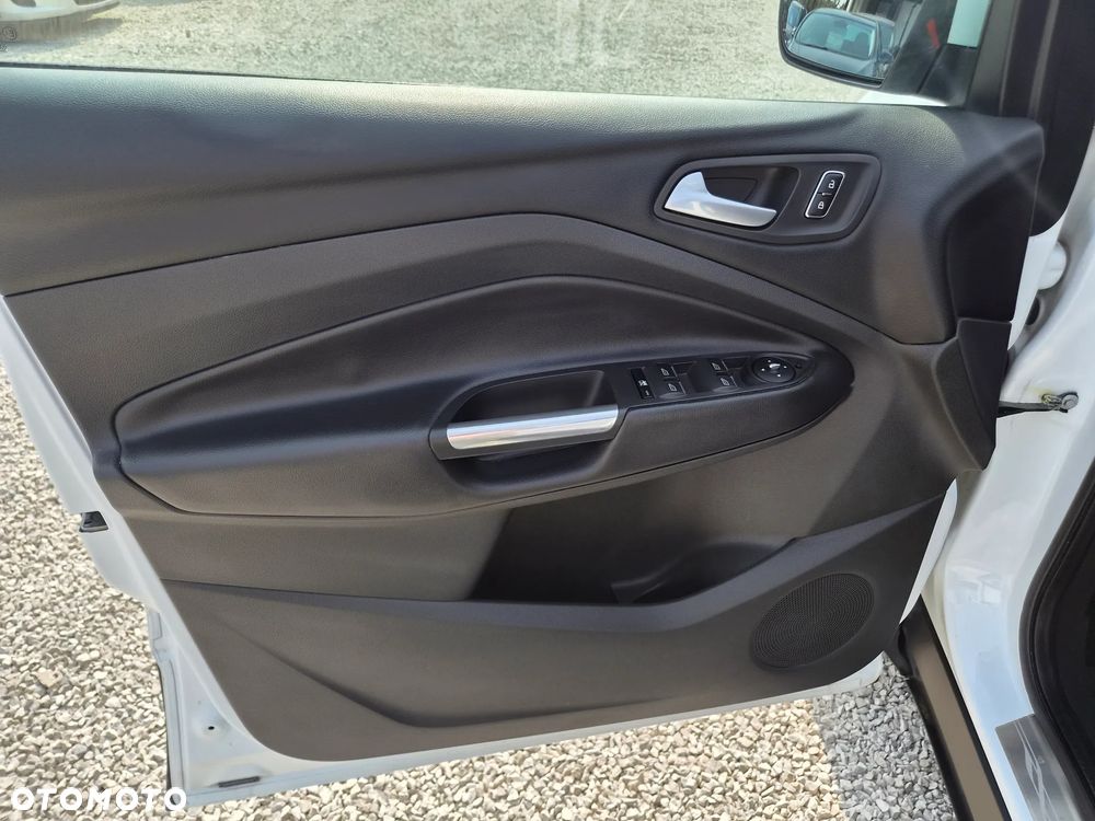 Ford Kuga - 16