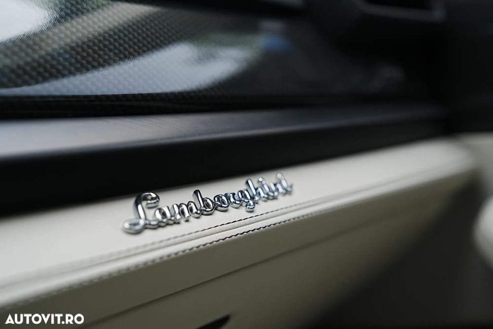 Lamborghini URUS - 32