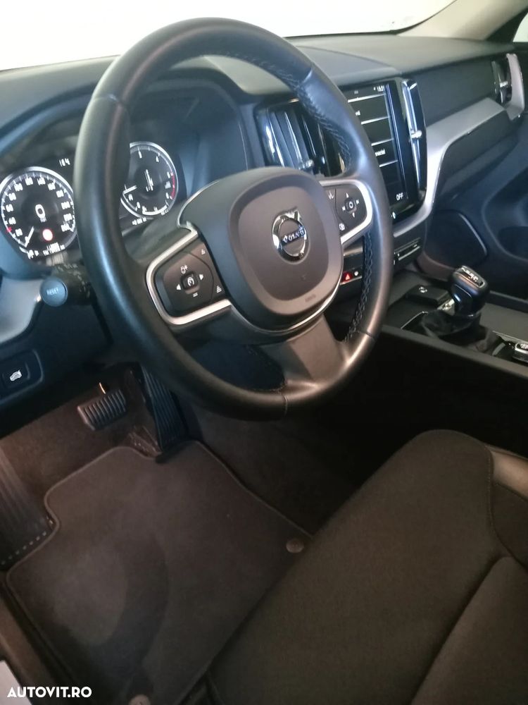 Volvo XC 60 D4 Momentum Pro - 34