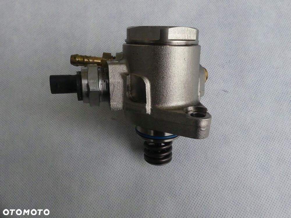 DW GOLF 7 VARIANT POMPA PALIWA 04E127026L - 2