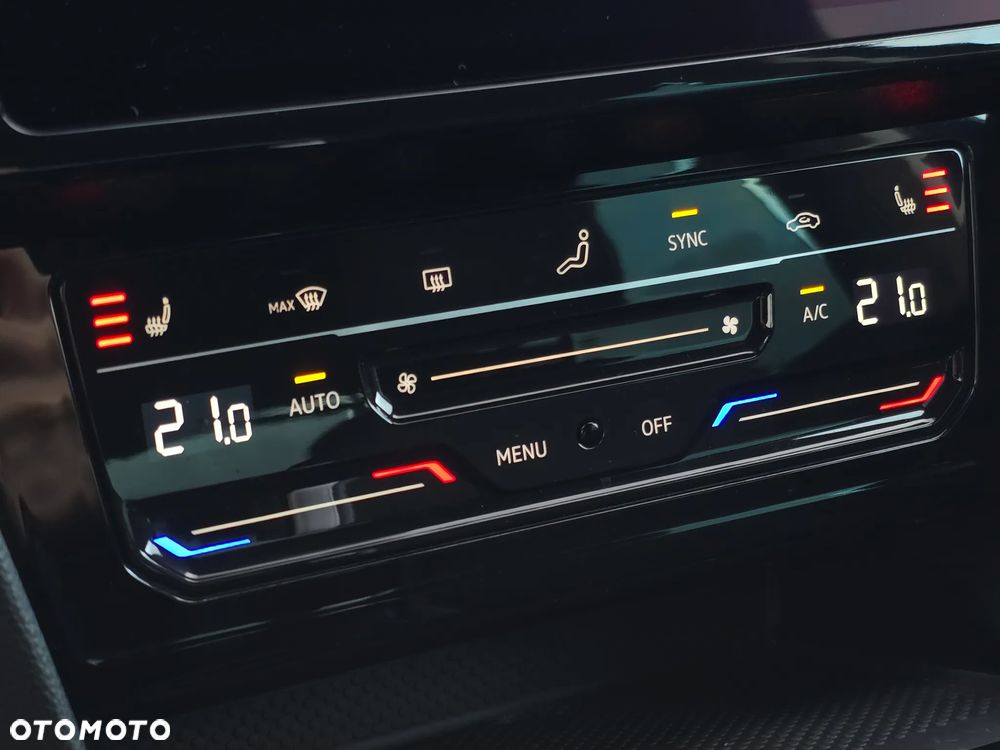 Volkswagen Passat 2.0 TSI Elegance DSG - 28