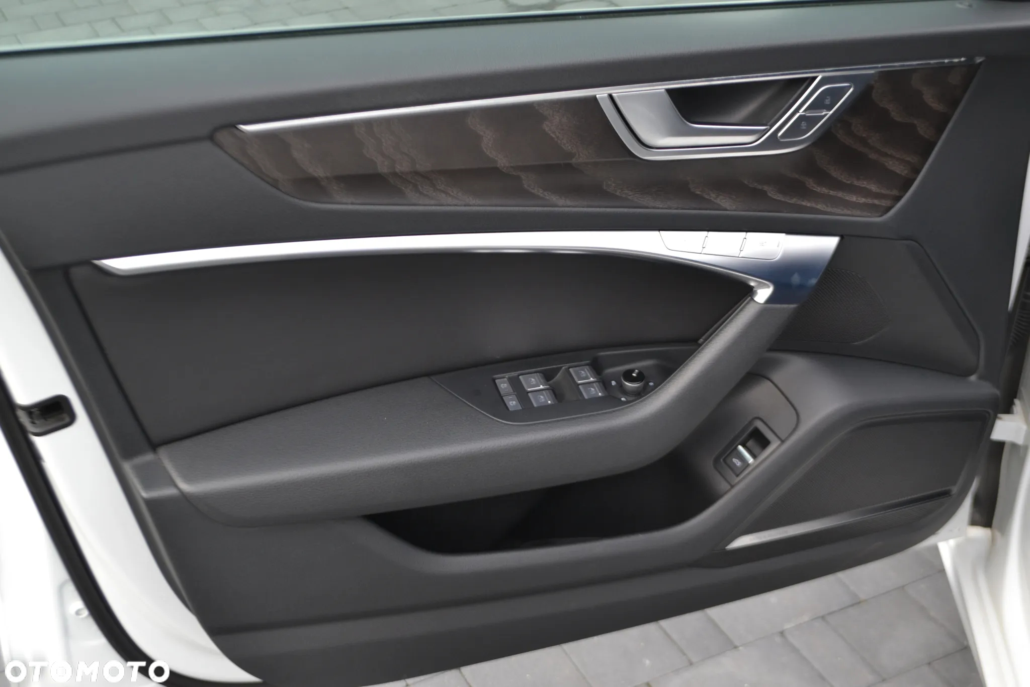 Audi A6 Avant 40 TDI quattro S tronic S line - 23