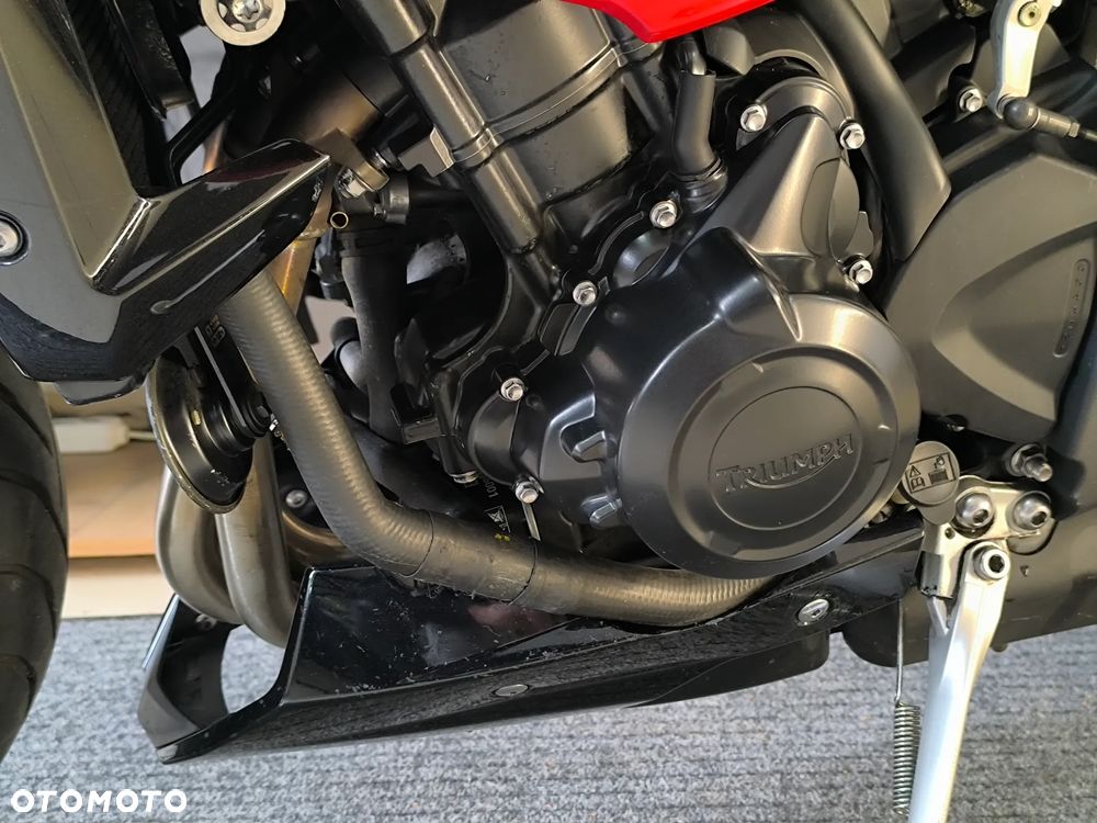 Triumph Street Triple - 33