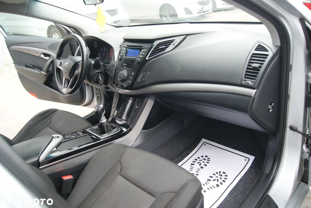 Hyundai i40 Kombi blue 1.7 CRDi Premium - 19