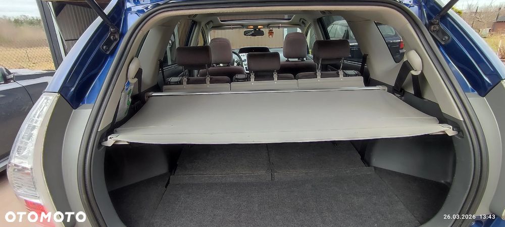 Toyota Prius+ (Hybrid) - 11