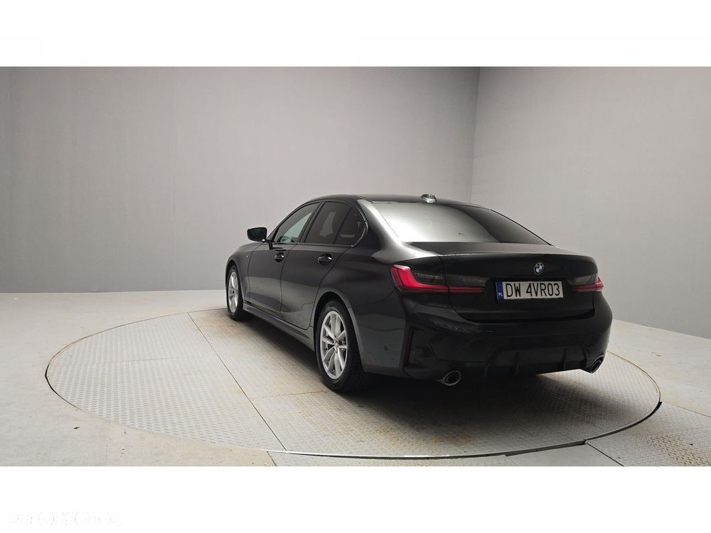 BMW Seria 3 320d xDrive mHEV M Sport - 4