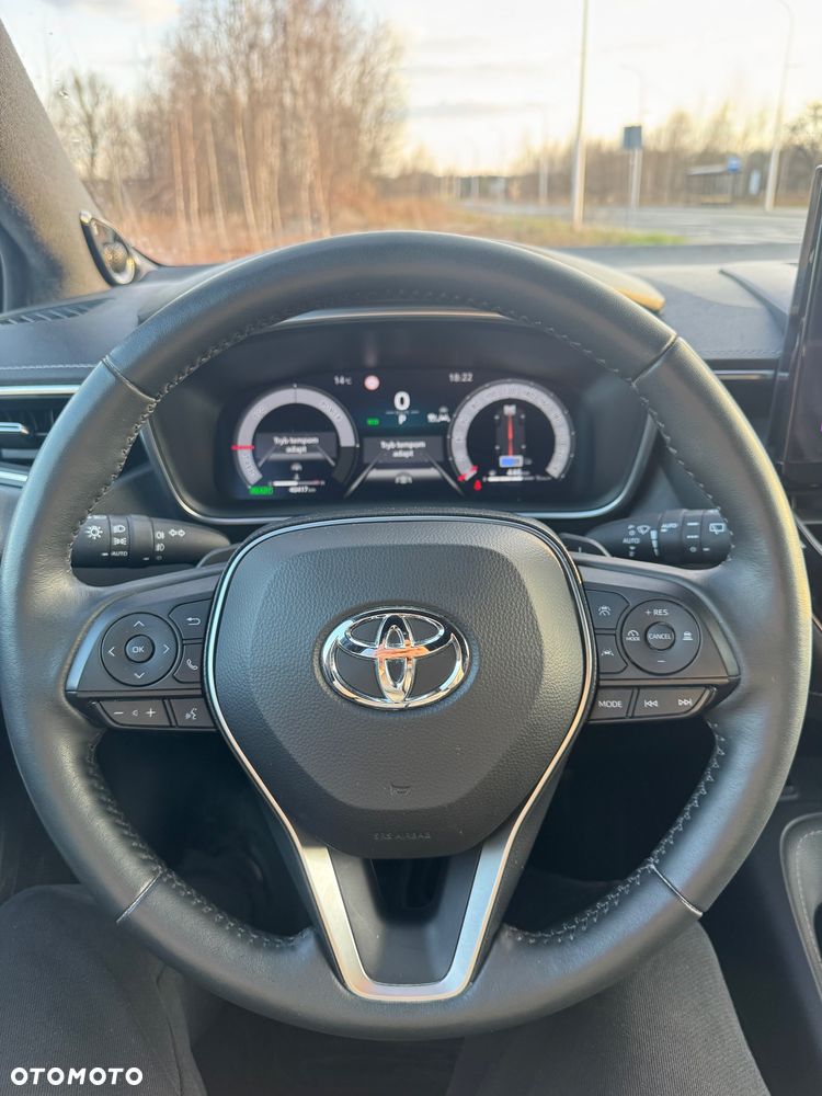 Toyota Corolla 2.0 Hybrid Executive - 11