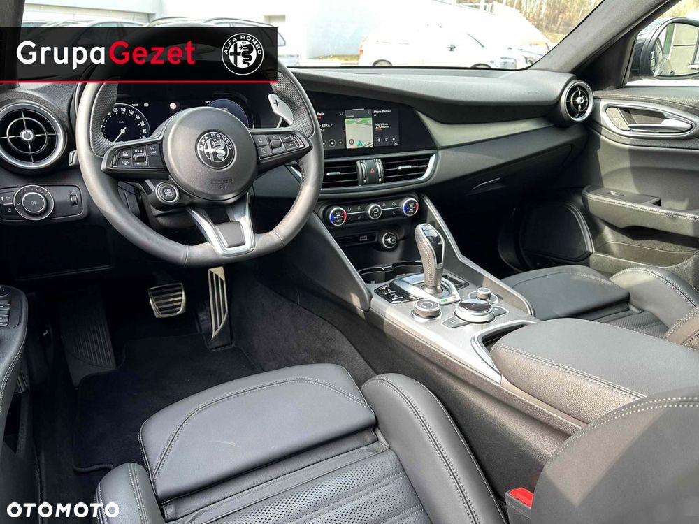 Alfa Romeo Giulia - 5