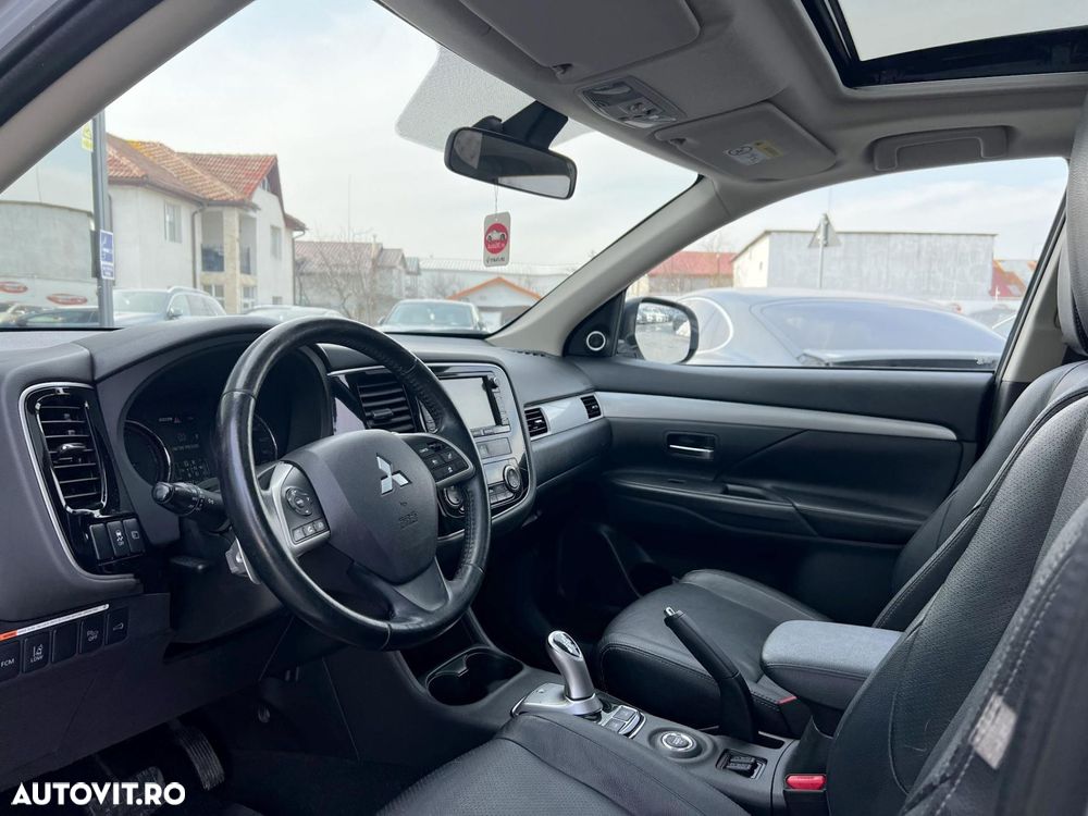 Mitsubishi Outlander - 5