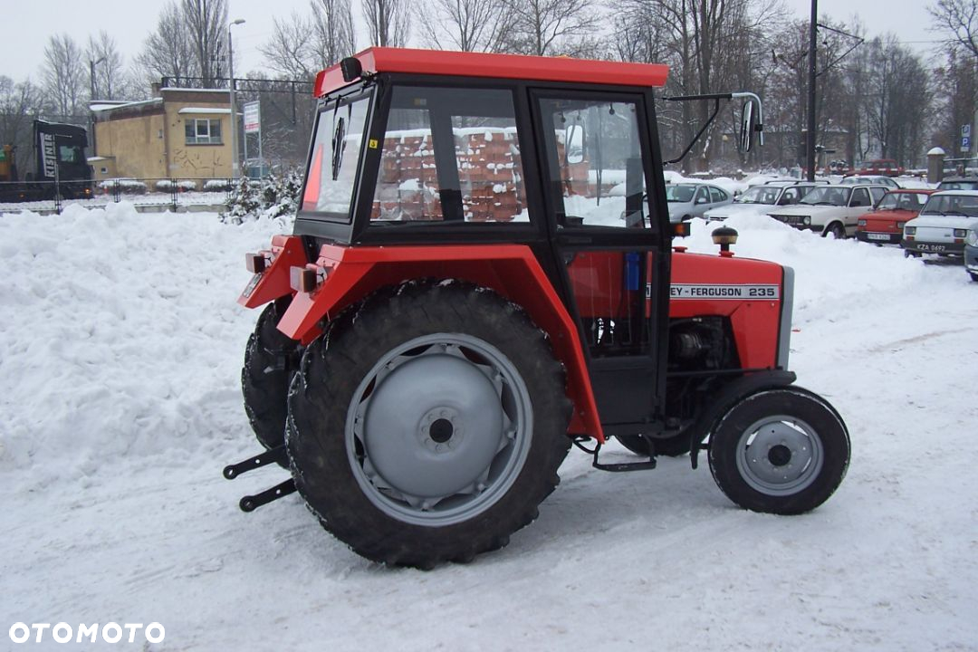 Kabina ciągnikowa pasująca do ciągników typu URSUS-2812 (MF-235) - 2