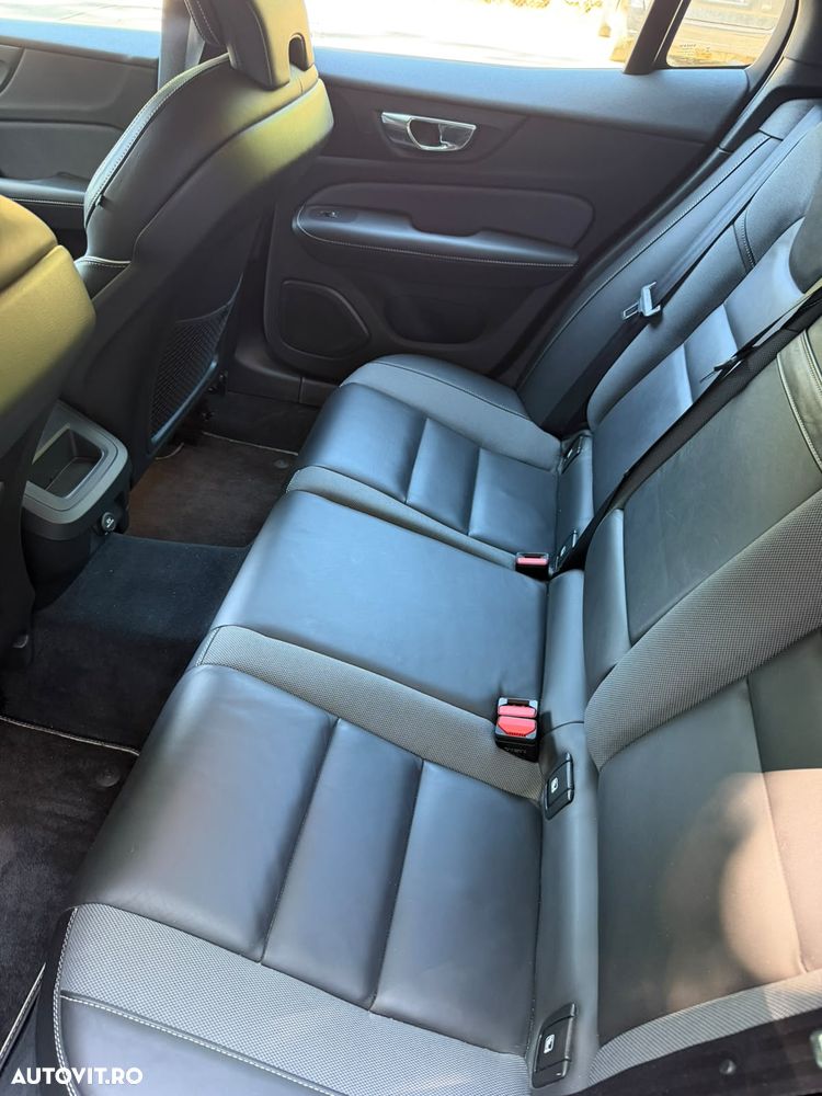 Volvo S60 T5 R-Design - 16
