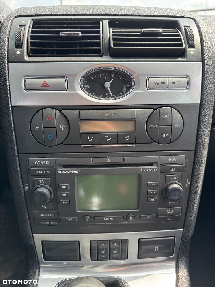 Ford Mondeo 2.0 TDCI Ambiente - 12