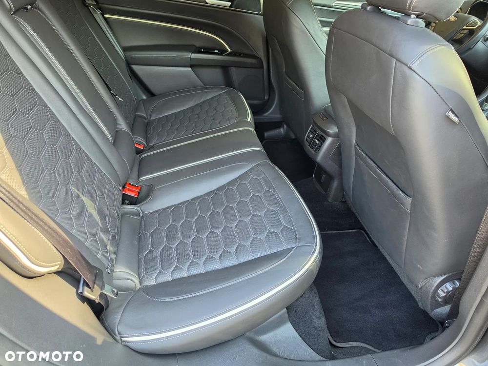 Ford Mondeo - 28