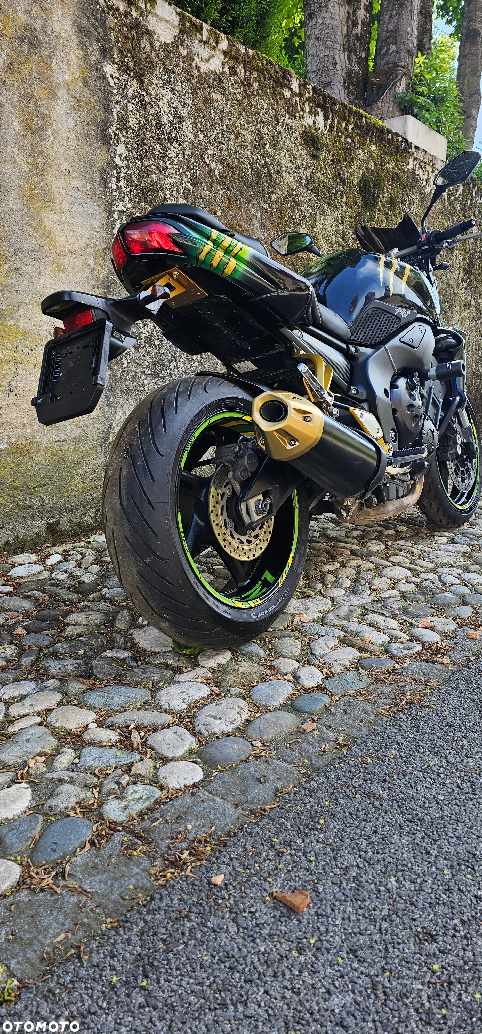 Yamaha FZ - 4