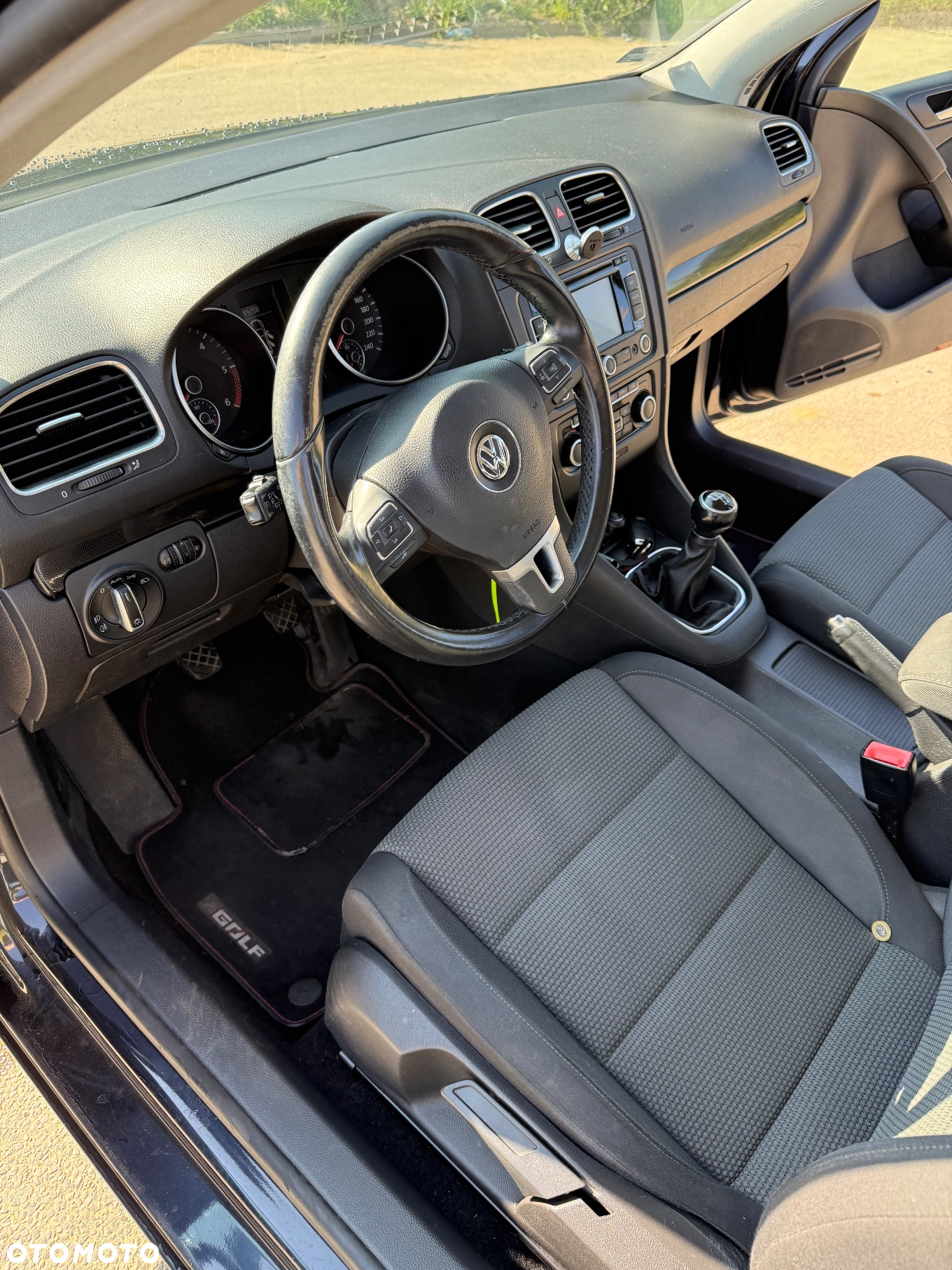 Volkswagen Golf 1.6 TDI BlueMotion Technology Comfortline - 12