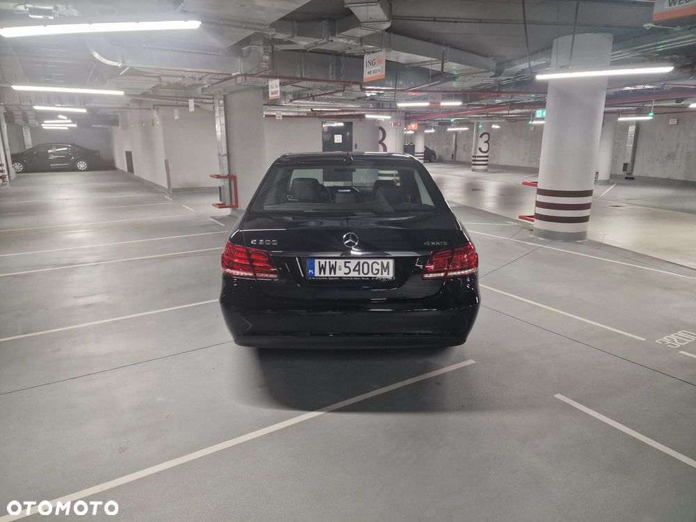 Mercedes-Benz Klasa E 300 4-Matic Elegance - 17