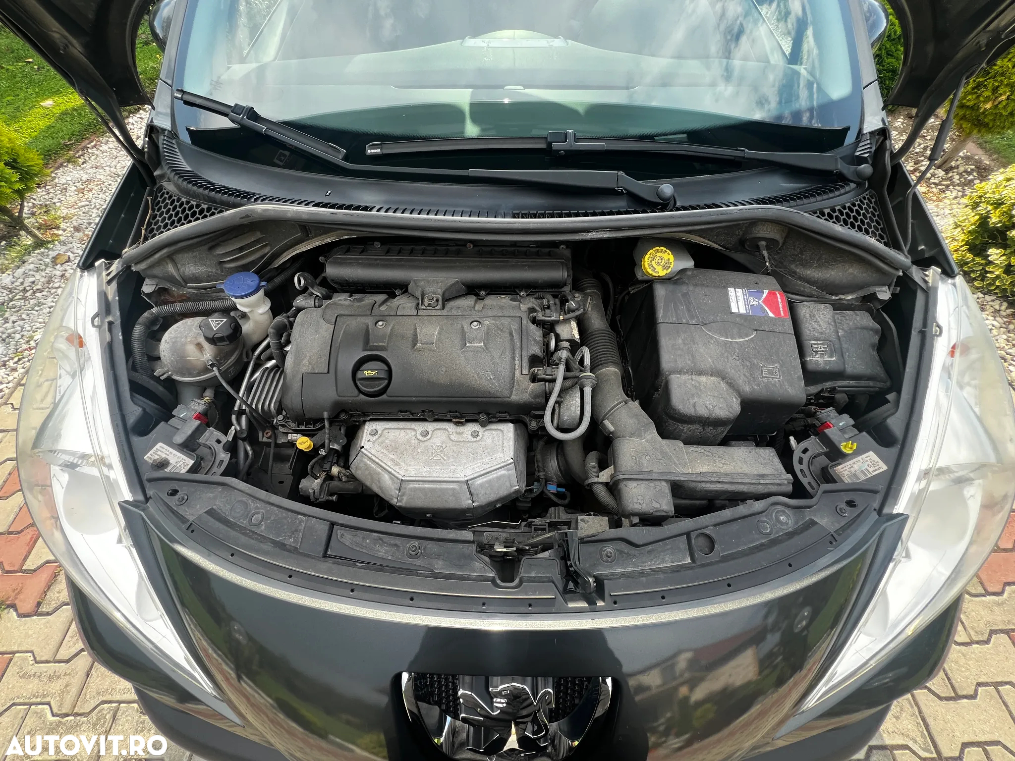 Peugeot 207 1.4 E Premium - 25