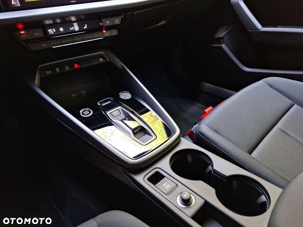 Audi A3 Sportback 35 TFSI mHEV S tronic - 19