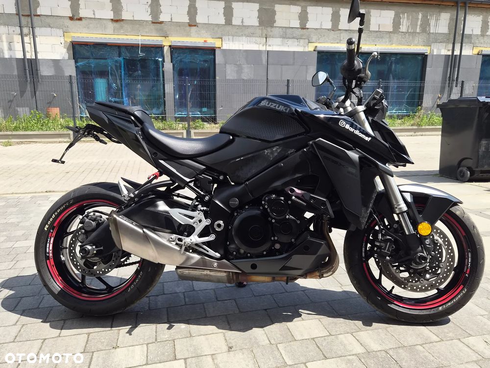Suzuki GSX - 1