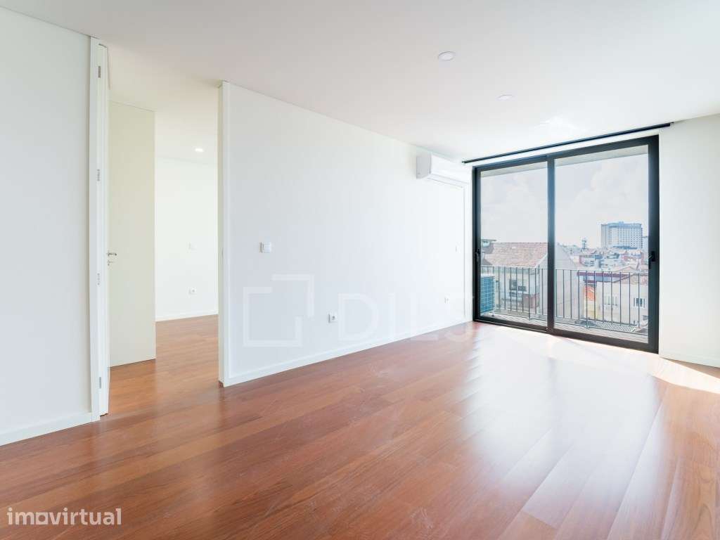 Apartamento T1 com varanda junto à Casa da Música - Grande imagem: 2/36