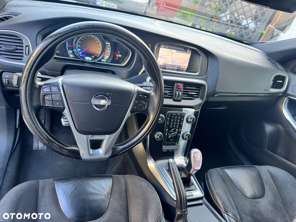 Volvo V40 D2 R-Design - 7