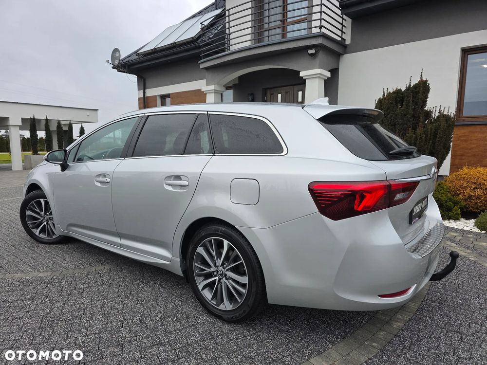 Toyota Avensis Touring Sports 1.8 Multidrive S Executive - 12