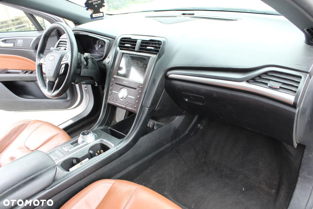 Ford Fusion 2.0 EcoBoost Titanium - 12