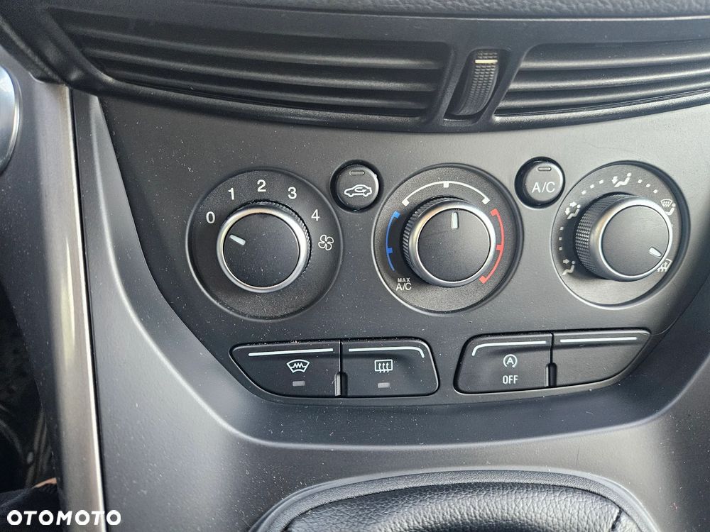 Ford Kuga 1.5 EcoBoost 2x4 Trend - 23