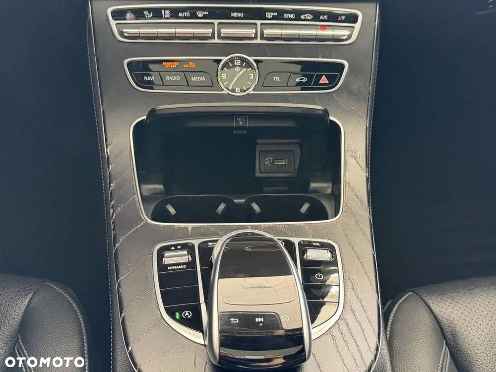 Mercedes-Benz Klasa E 300 9G-TRONIC - 16