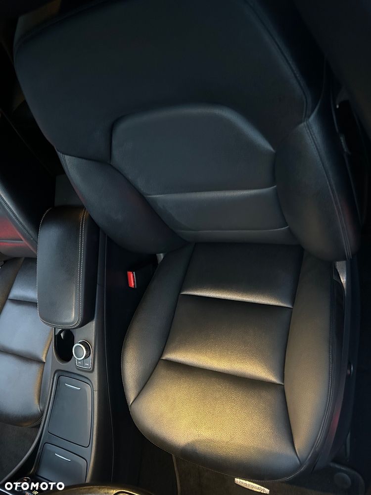 Mercedes-Benz GLA 250 4Matic 7G-DCT AMG Line - 25