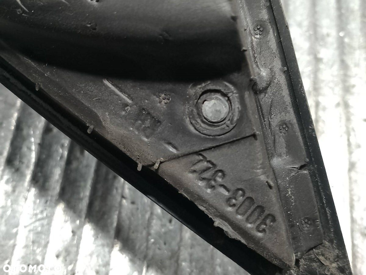 LUSTERKO PRAWE VOLVO V50 30745141 - 6