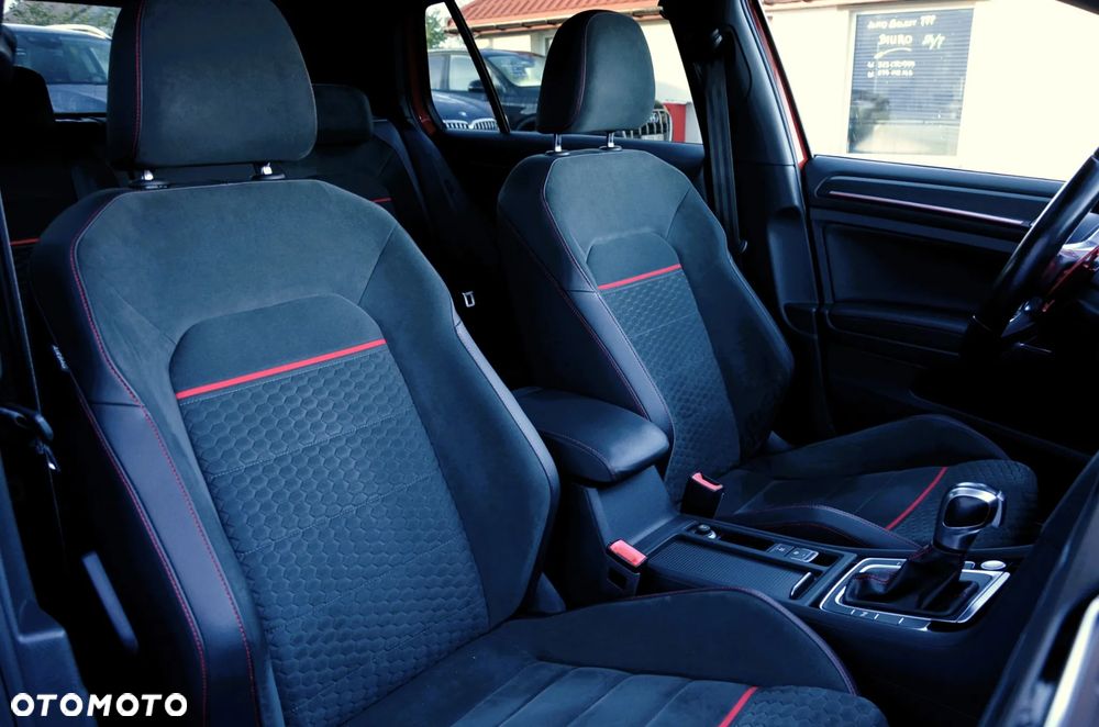 Volkswagen Golf GTI (BlueMotion Technology) DSG Performance - 23