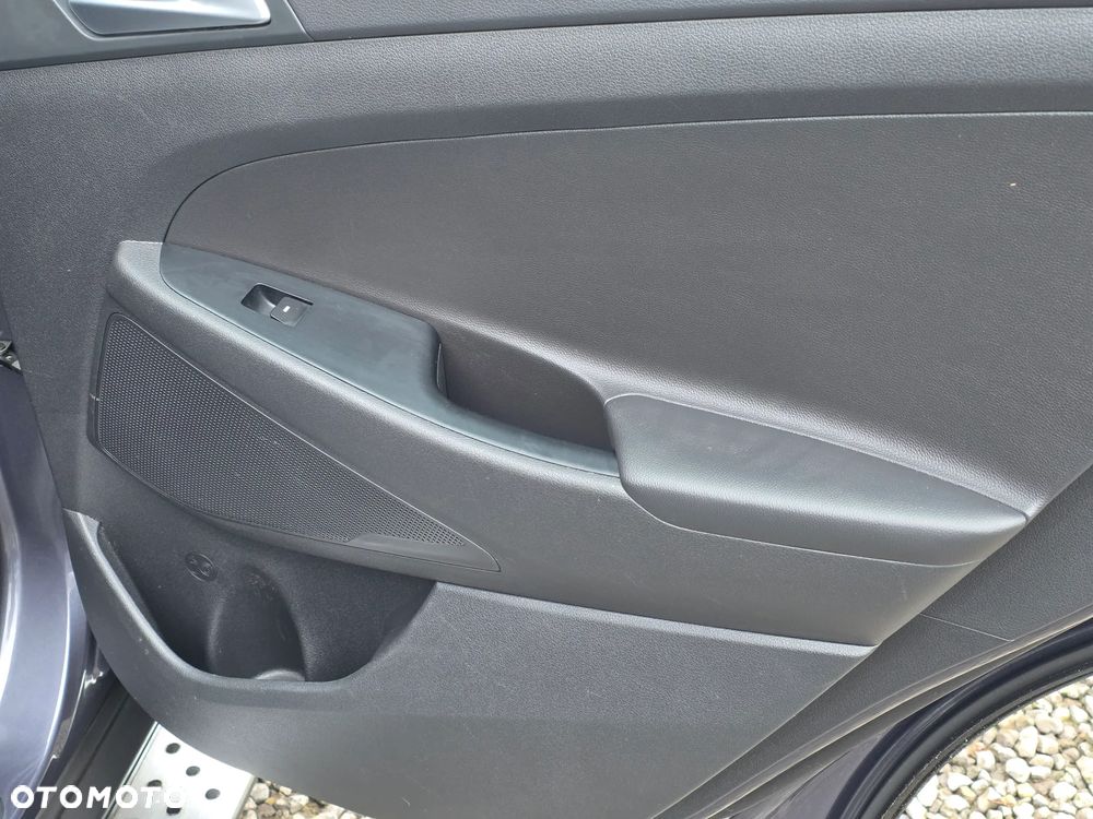 Hyundai Tucson 1.7 CRDI BlueDrive Comfort 2WD - 22