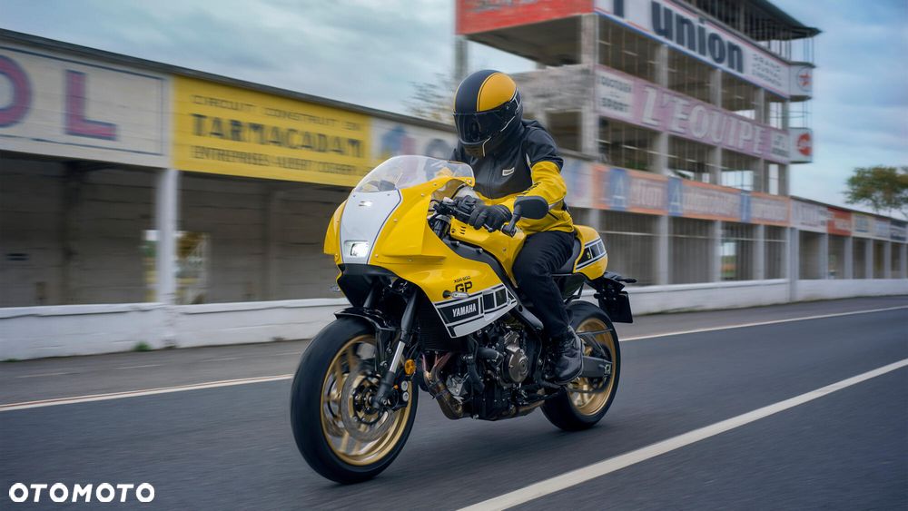 Yamaha XSR - 6