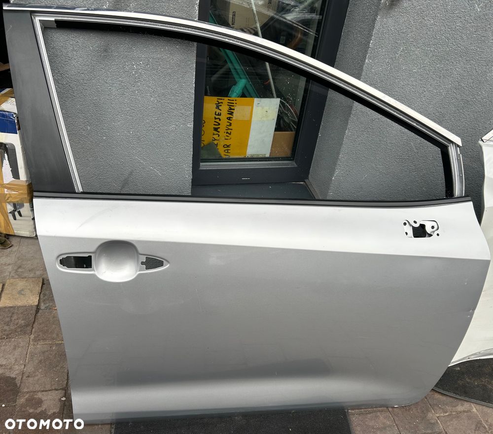 COROLLA E21 DRZWI PRZOD PR.1L0 BD ORG. - 1