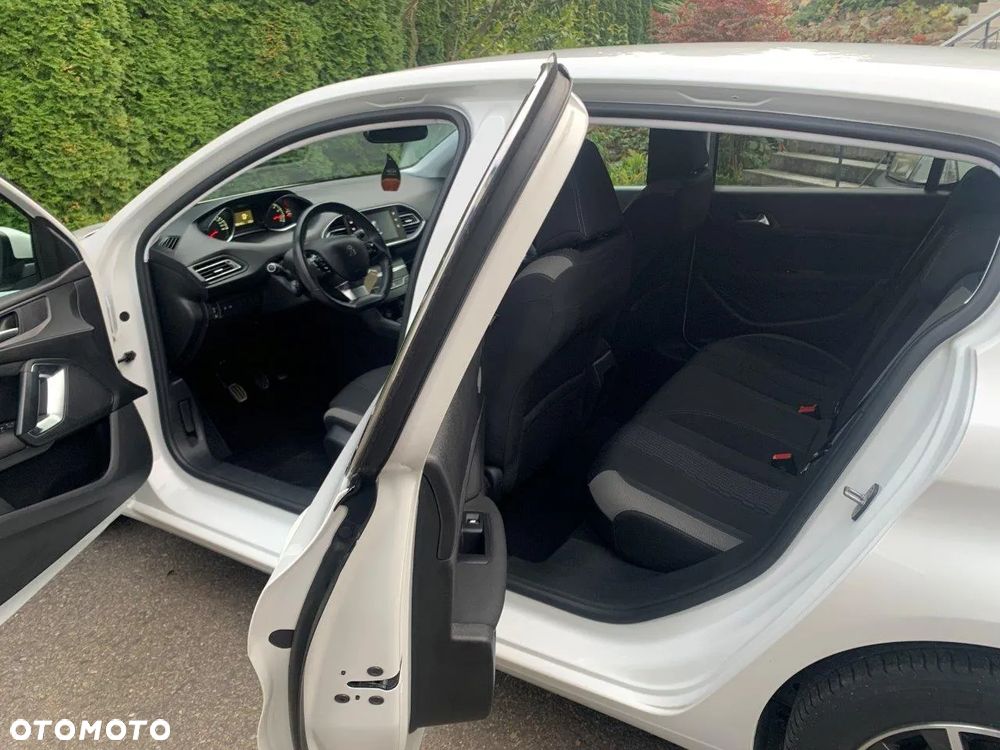 Peugeot 308 PureTech 110 Stop & Start Style - 11