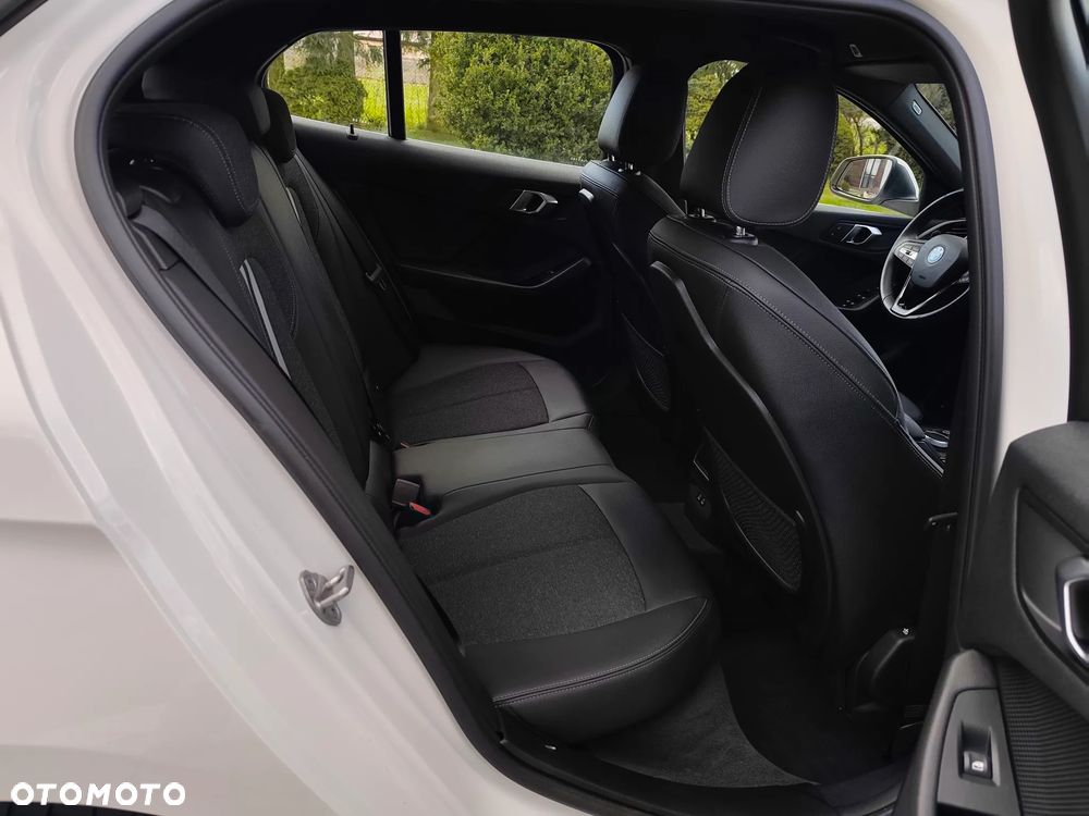 BMW Seria 1 116d Sport Line Shadow - 21