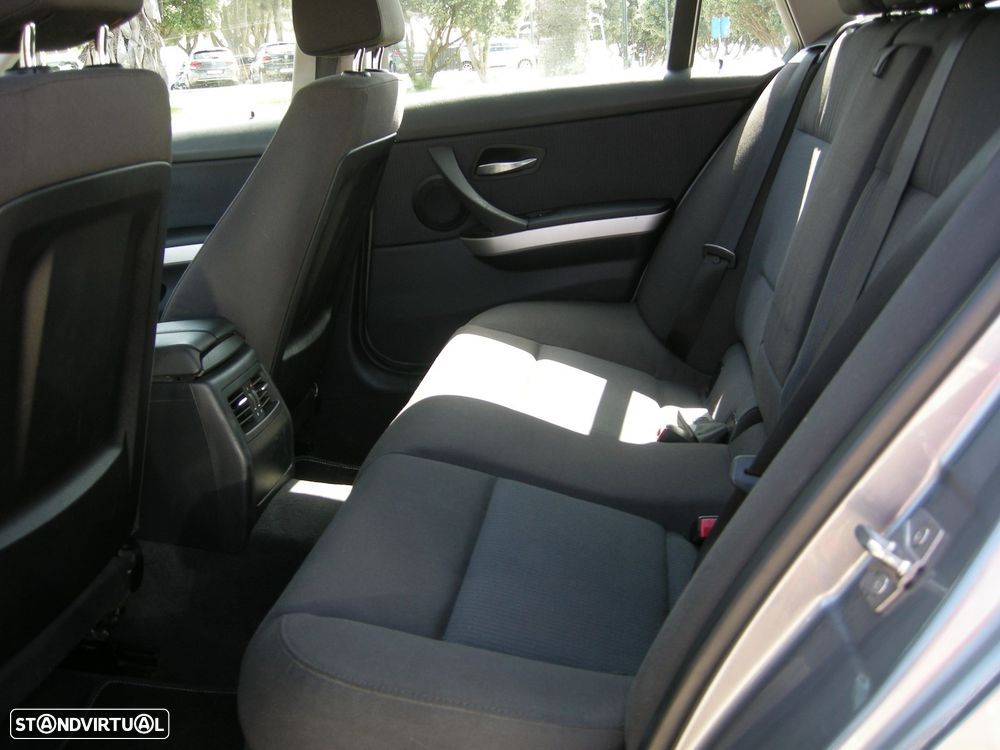 BMW 318 d - 9