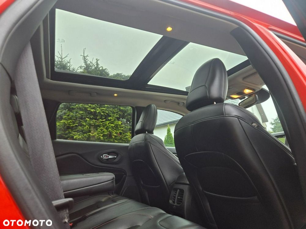 Jeep Cherokee - 26