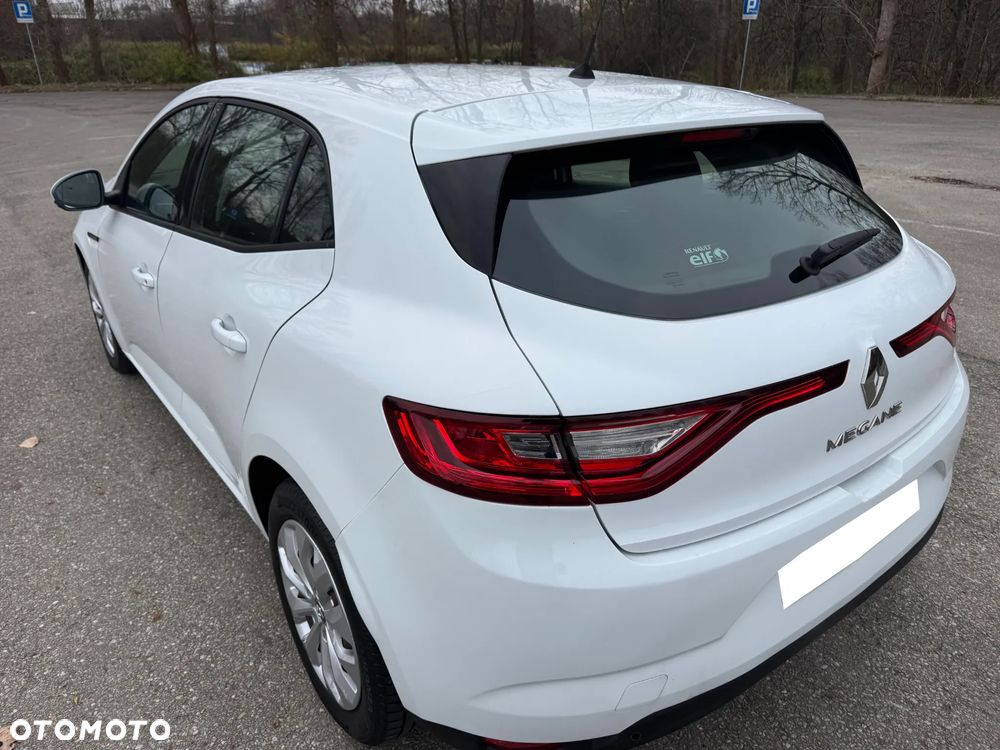 Renault Megane 1.5 Blue dCi Intens - 8