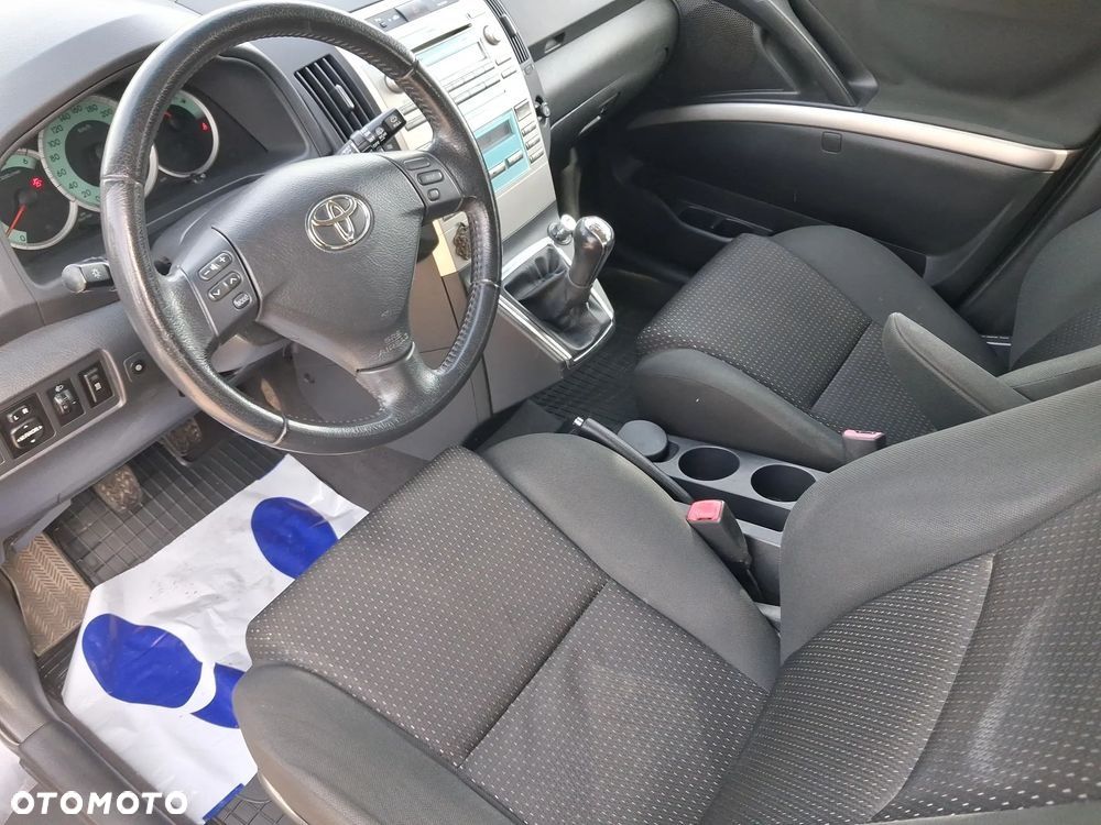 Toyota Corolla Verso 2.2 D-4D Premium + 7os - 9