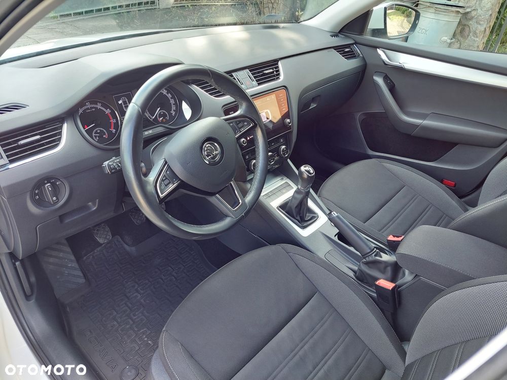 Skoda Octavia 1.5 TSI ACT Ambition - 9