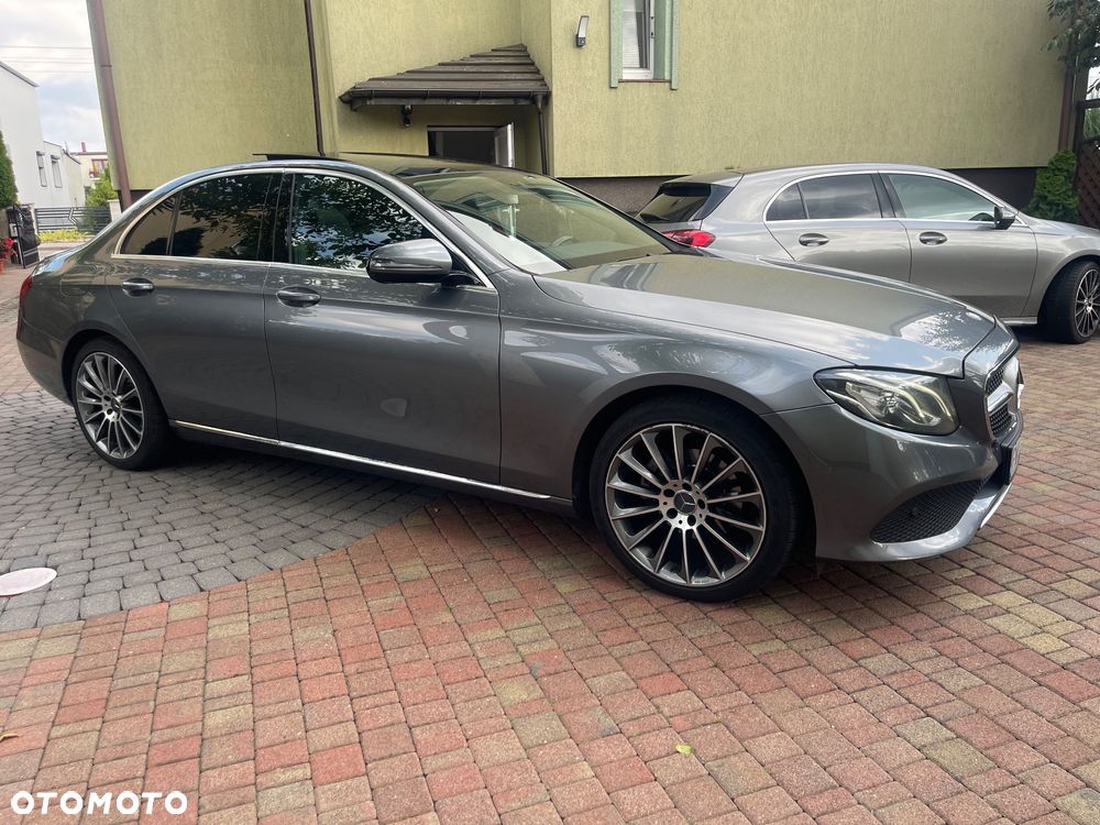 Mercedes-Benz Klasa E 220 d 4Matic 9G-TRONIC Sportstyle Edition - 4