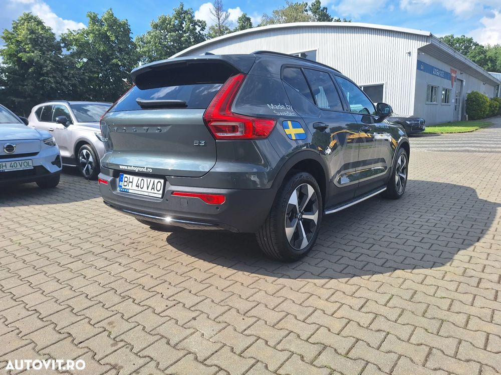 Volvo XC 40 B3 AT FWD MHEV Plus Dark - 11