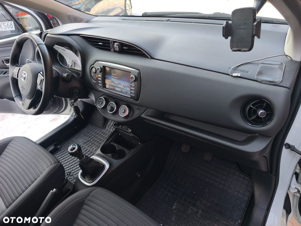 Toyota Yaris 1.5 Premium - 11