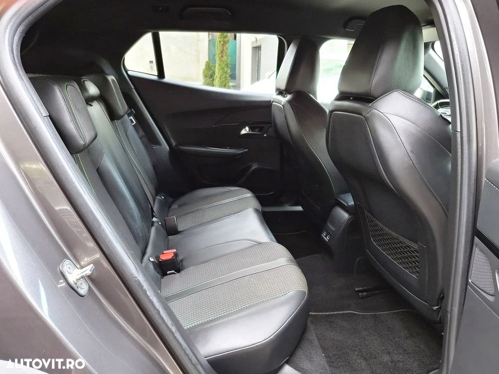 Peugeot 2008 1.2 PureTech EAT8 STT GT Pack - 11