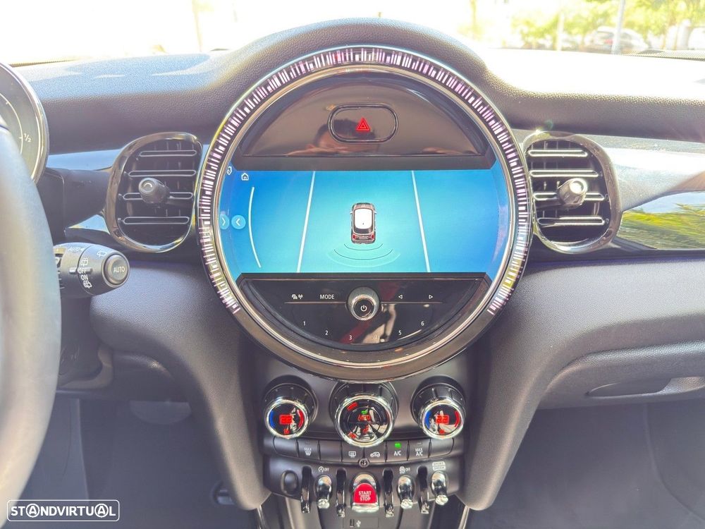 MINI 5 Portas Cooper Premium Essential Auto - 22